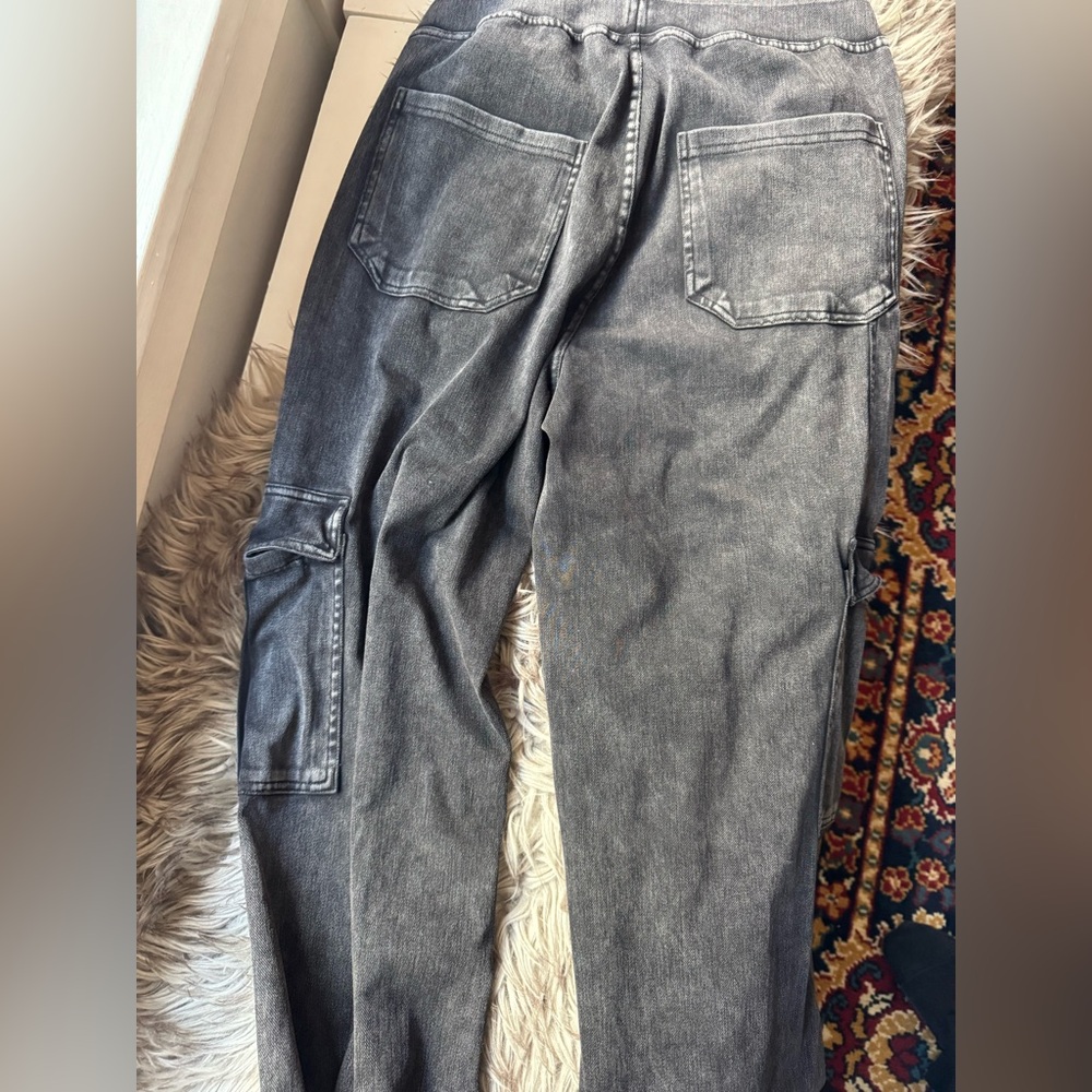 HALARA Black Cargo Pants - Picture 7 of 15